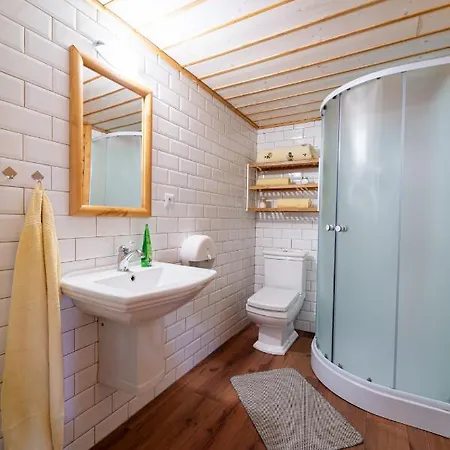 U Bobra * روكيتنسي ناد جيزيرو